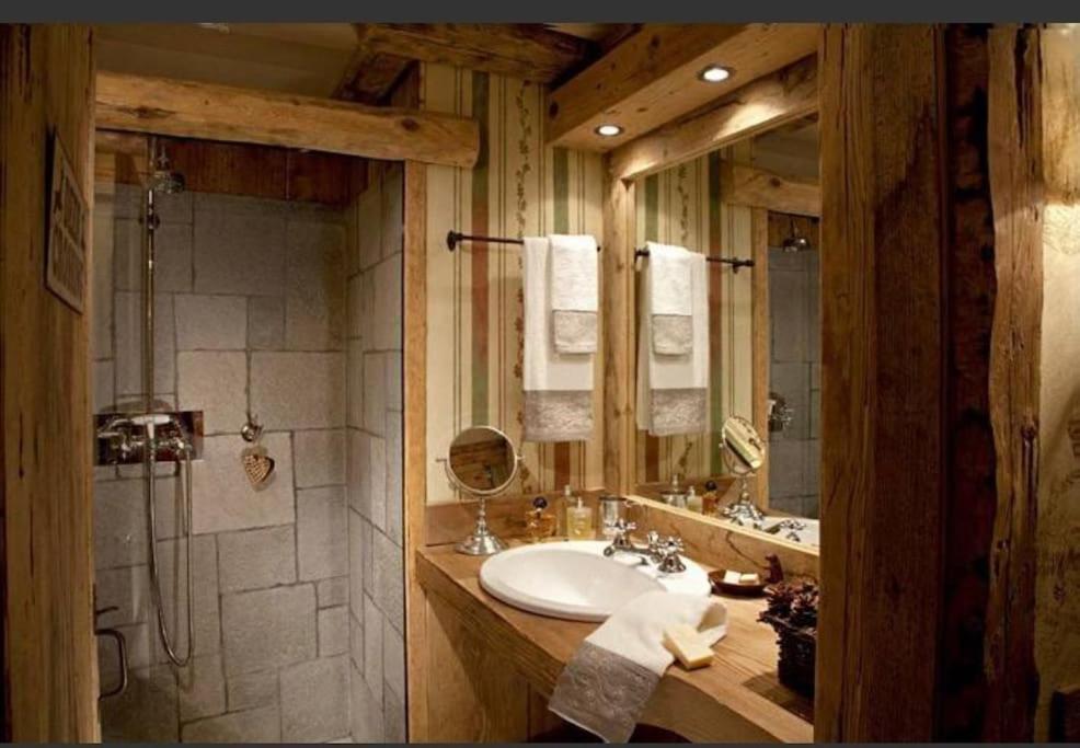 La Petite Apartment Courmayeur Bagian luar foto