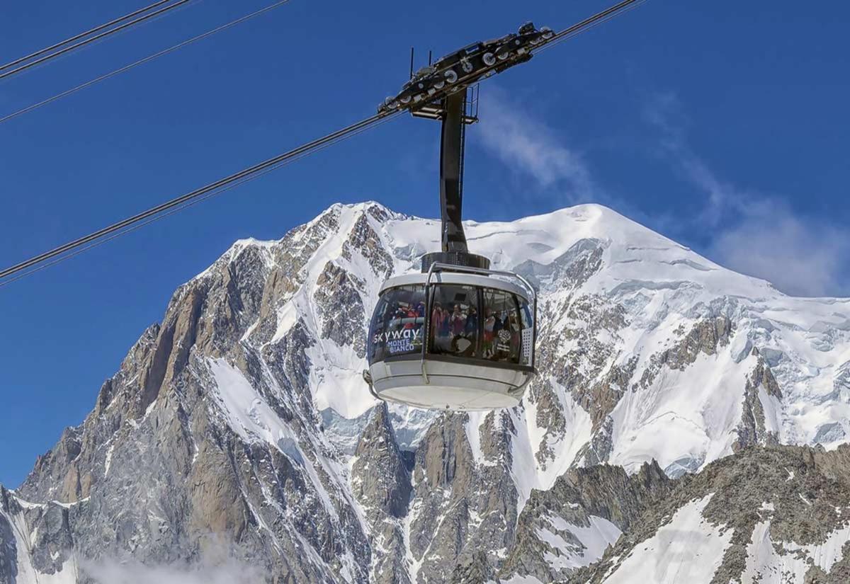 La Petite Apartment Courmayeur Bagian luar foto